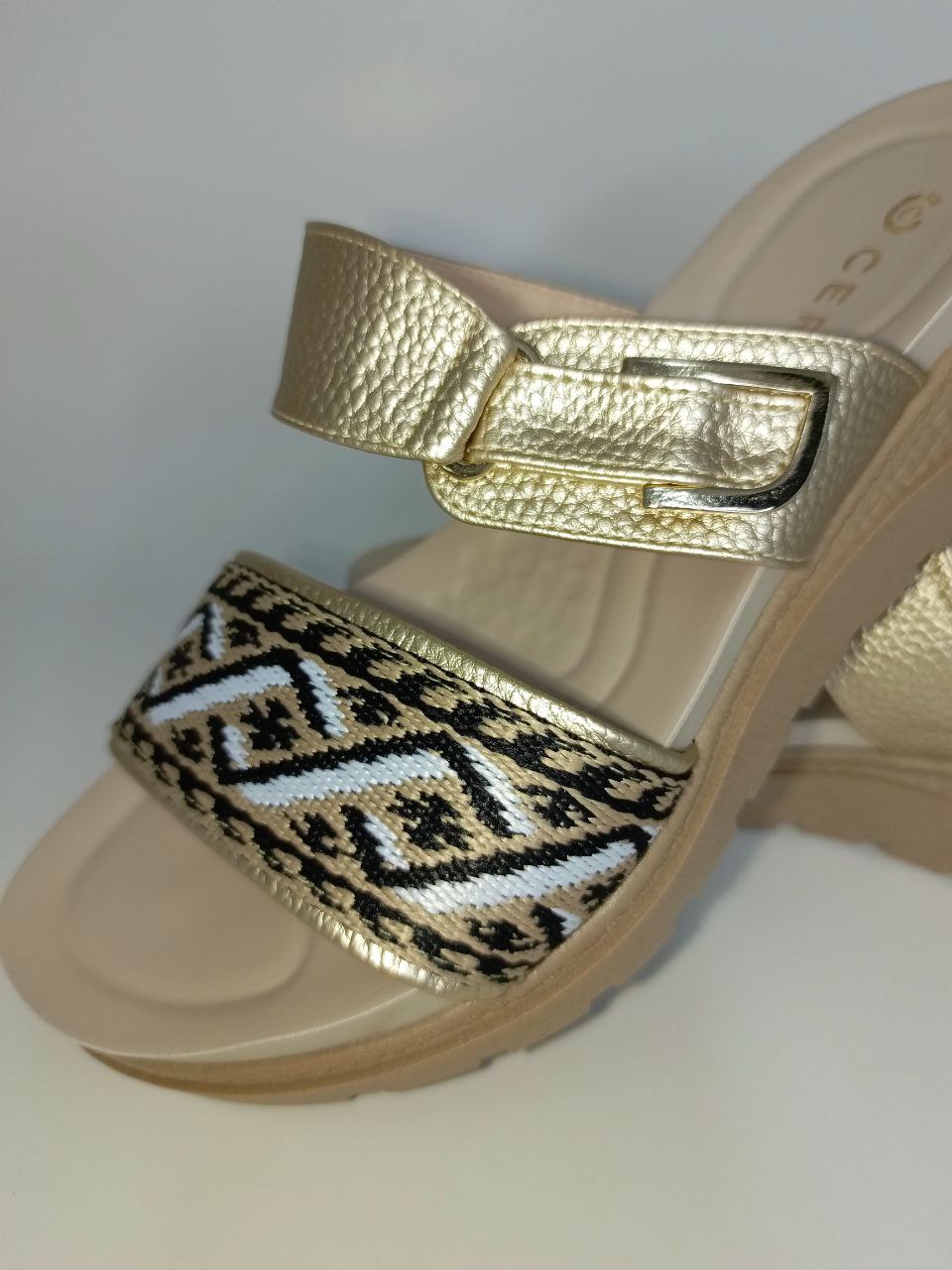 CONFORT DAMA DORADO MODELO 8042