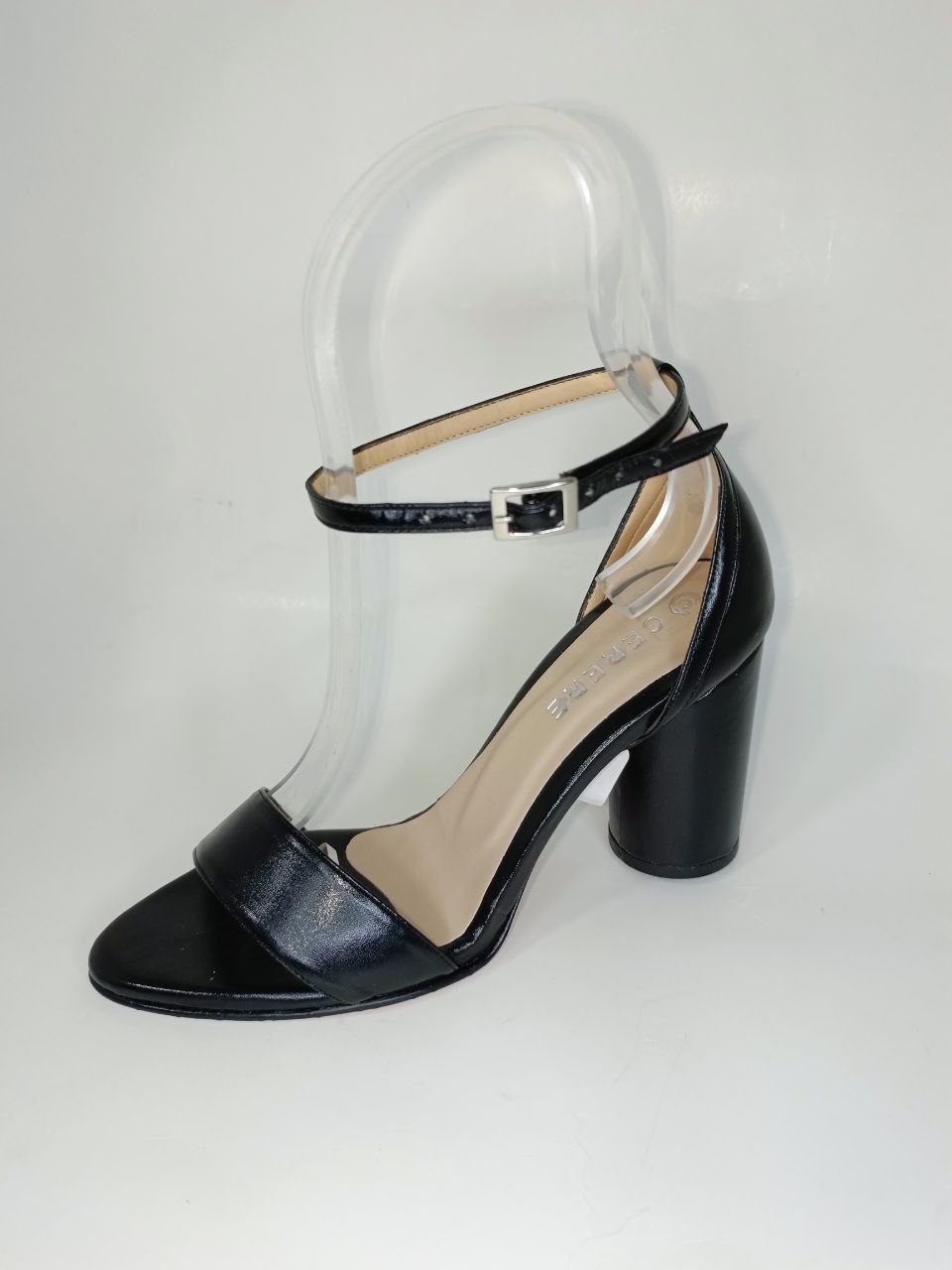 SANDALIA DE TACON NEGRO MODELO E-74