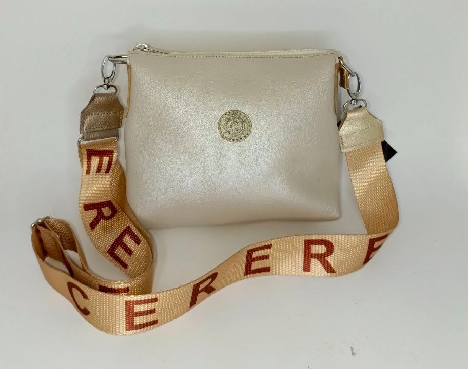 CARTERAS CASUAL DORADO MODELO GF04