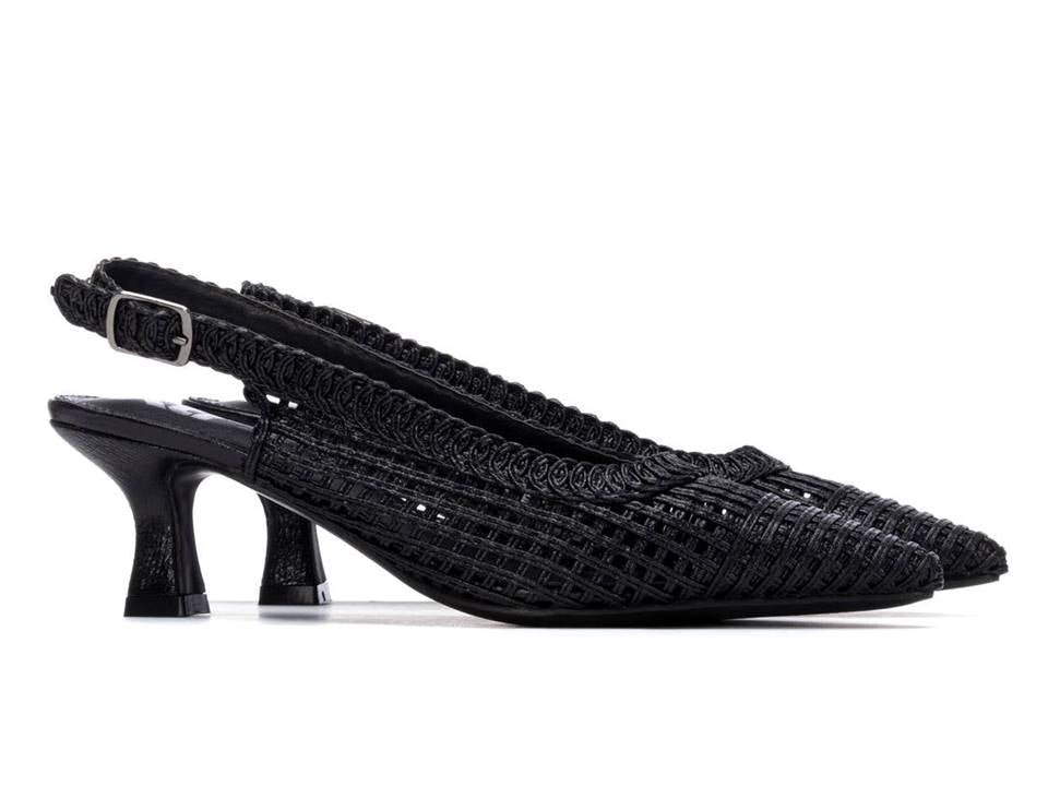 SANDALIA DE TACON COLOR NEGRO MODELO 145432
