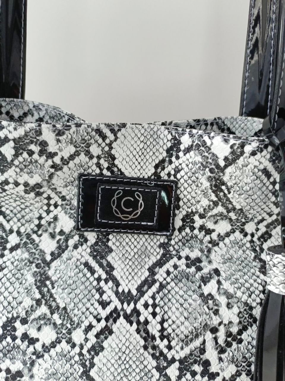 Cartera de Piel Piton Patente Negro Modelo RatNevnier1 - Ideal para Uso Diario y Salidas Casual