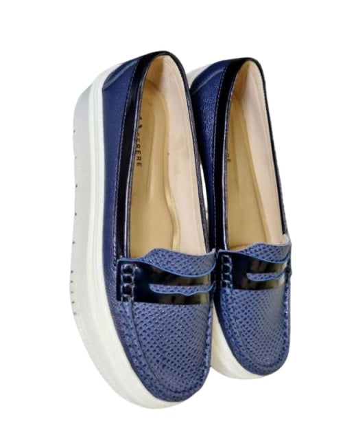 Mocasines Elegantes para Dama en Cuero Azul con Detalle Bicolor y Suela Casual