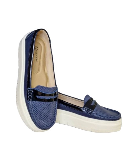 Mocasines Elegantes para Dama en Cuero Azul con Detalle Bicolor y Suela Casual