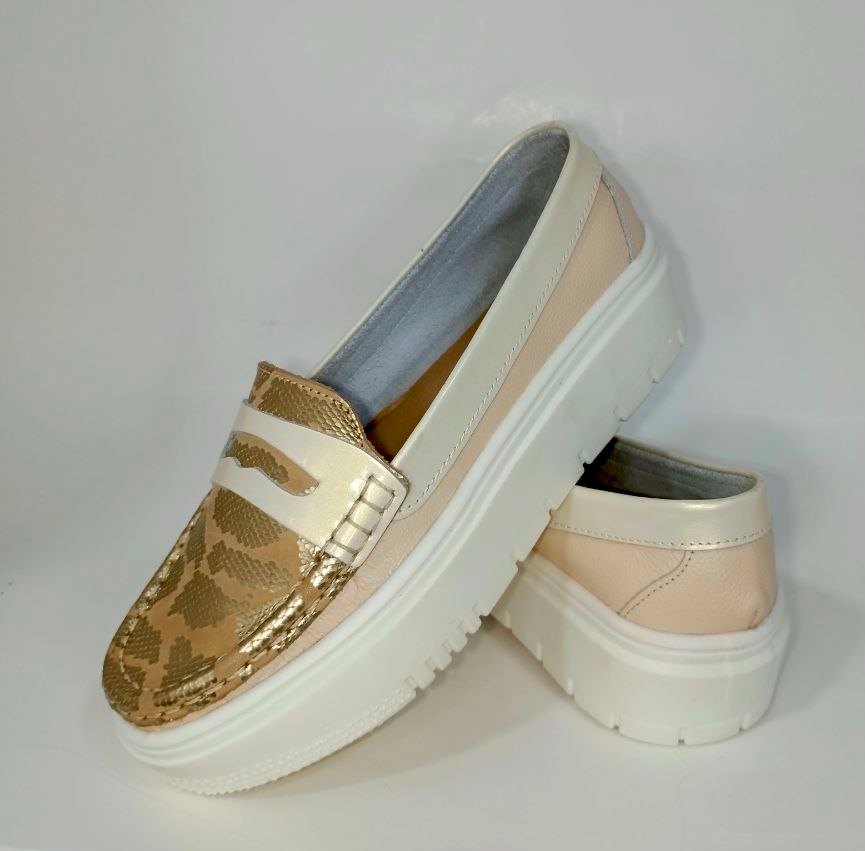 Mocasines Elegantes para Dama en Cuero Beige y Dorado - Modelo 2408