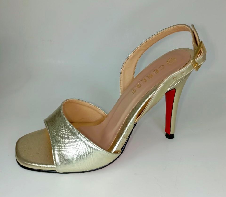 Sandalia de Tacón Alto Champagne con Detalle Rojo Modelo L-101 - Elegancia y Feminidad para Ocasiones Especiales