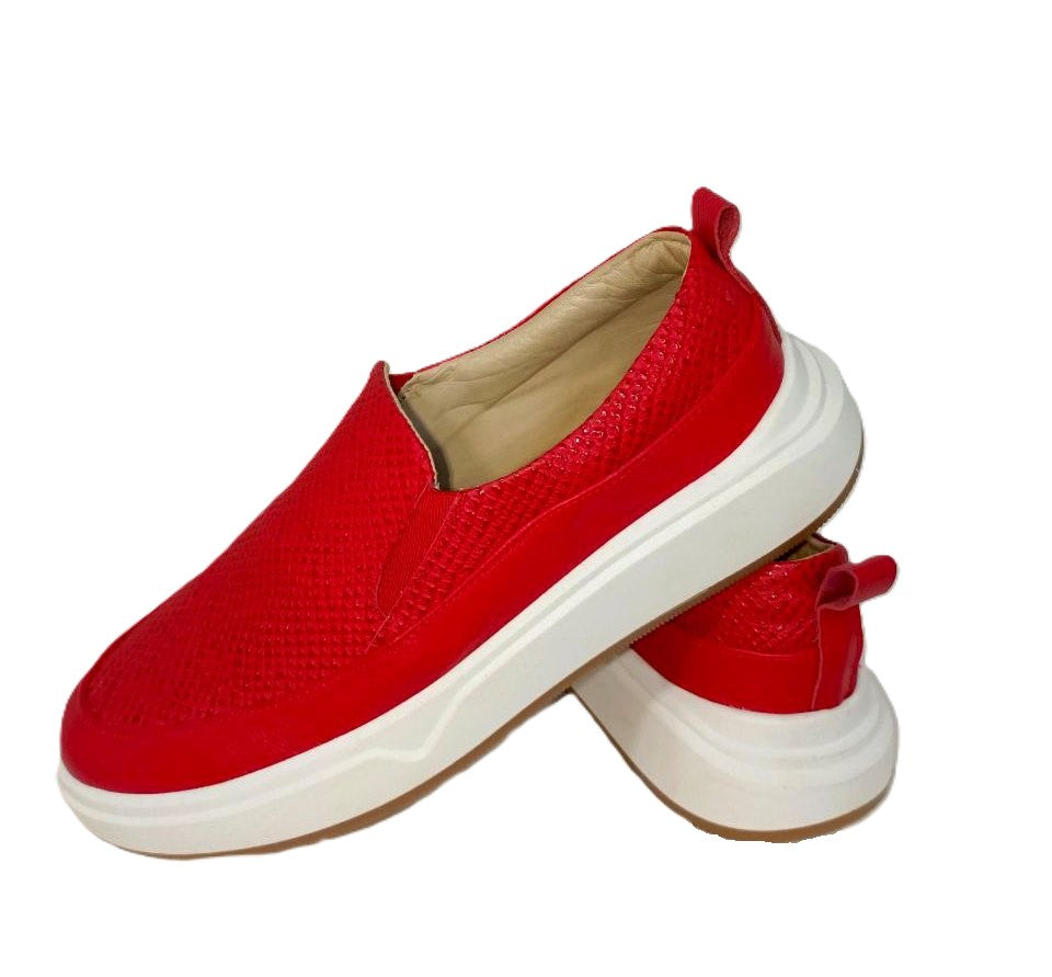 Mocasines Elegantes de Dama en Cuero Rojo Modelo M2000 - Comodidad y Estilo Atemporal