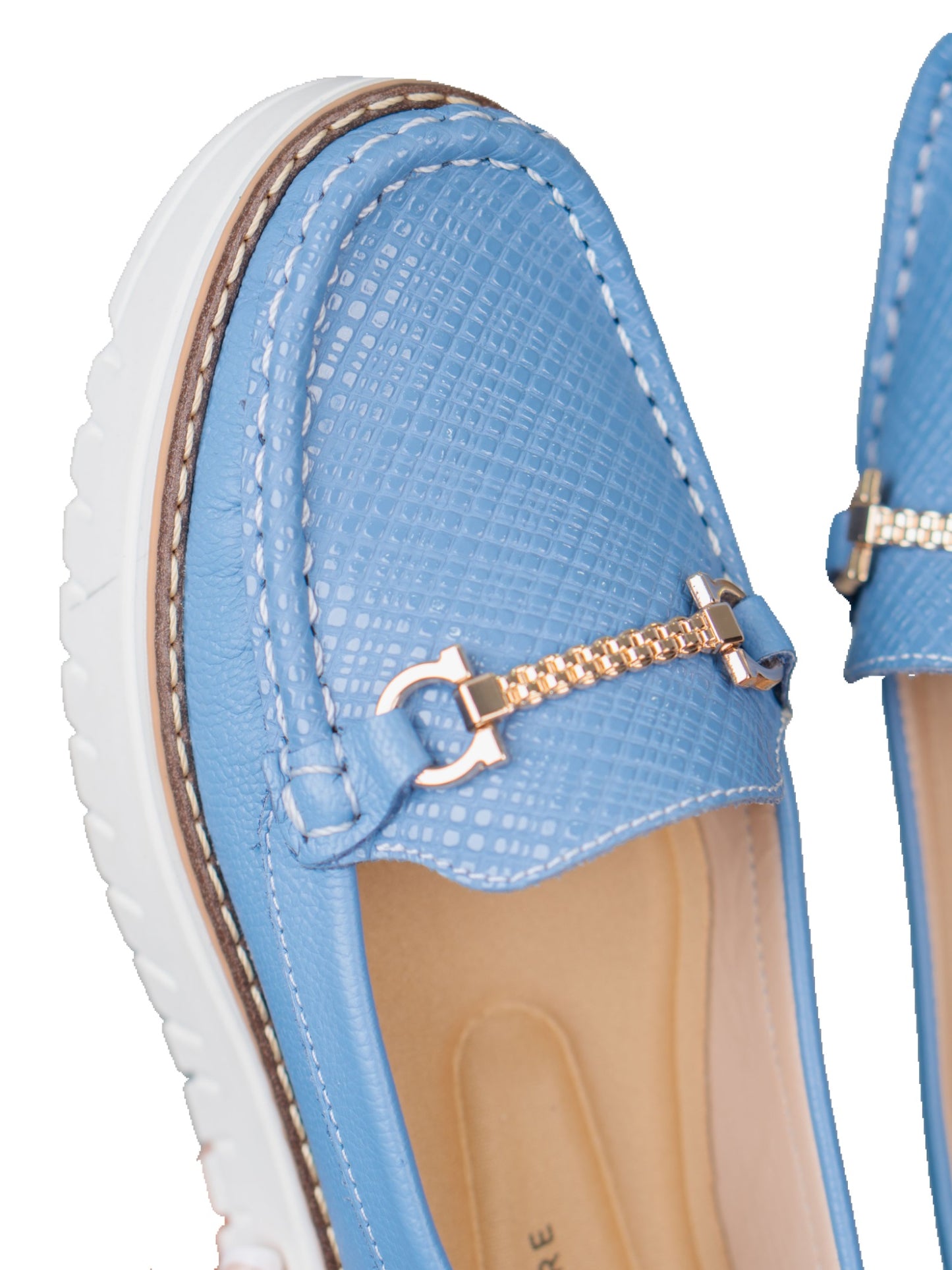 Mocasines Elegantes para Dama en Cuero Azul Celeste - Modelo M2200 con Detalle Metálico y Suela Blanca