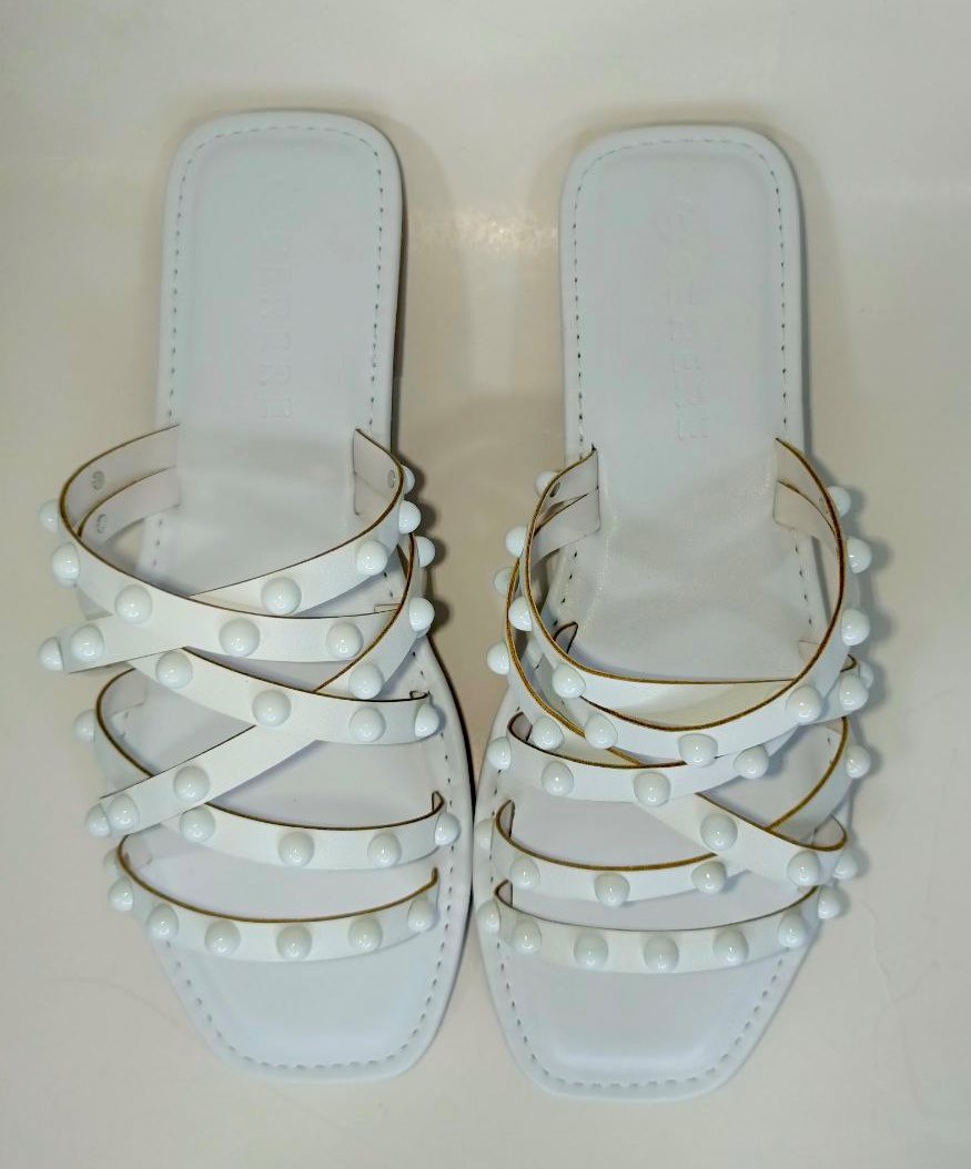 Sandalias Elegantes para Dama en Cuero Blanco Modelo QD56 - Perfectas para Look Casual y Playa Blanco / 35 / Cuero