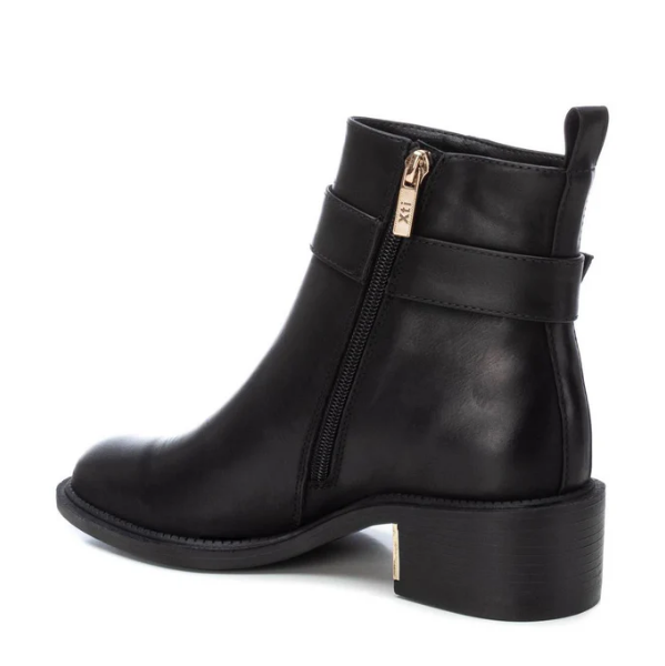 BOTIN DE TACON COLOR NEGRO MODELO 143103