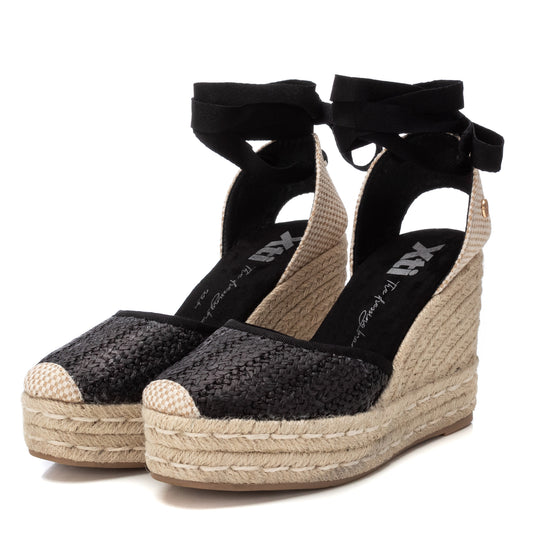 SANDALIA DE TACON  NEGRO MODELO 143951 XTI