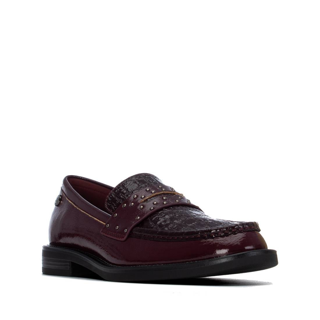 MOCASIN DAMA COLOR VINO TINTO MODELO 146079 XTI