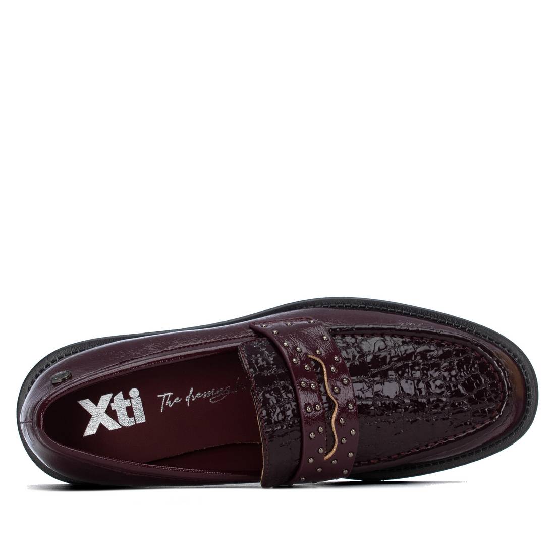MOCASIN DAMA COLOR VINO TINTO MODELO 146079 XTI