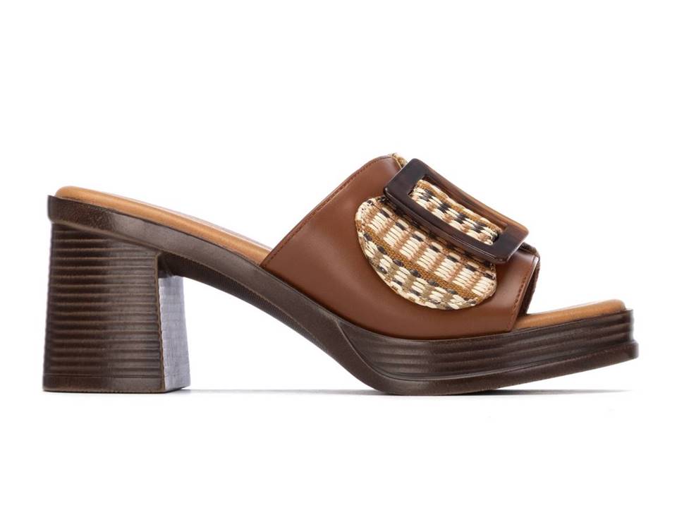 SANDALIA DE TACON COLOR CAMEL MODELO 175028