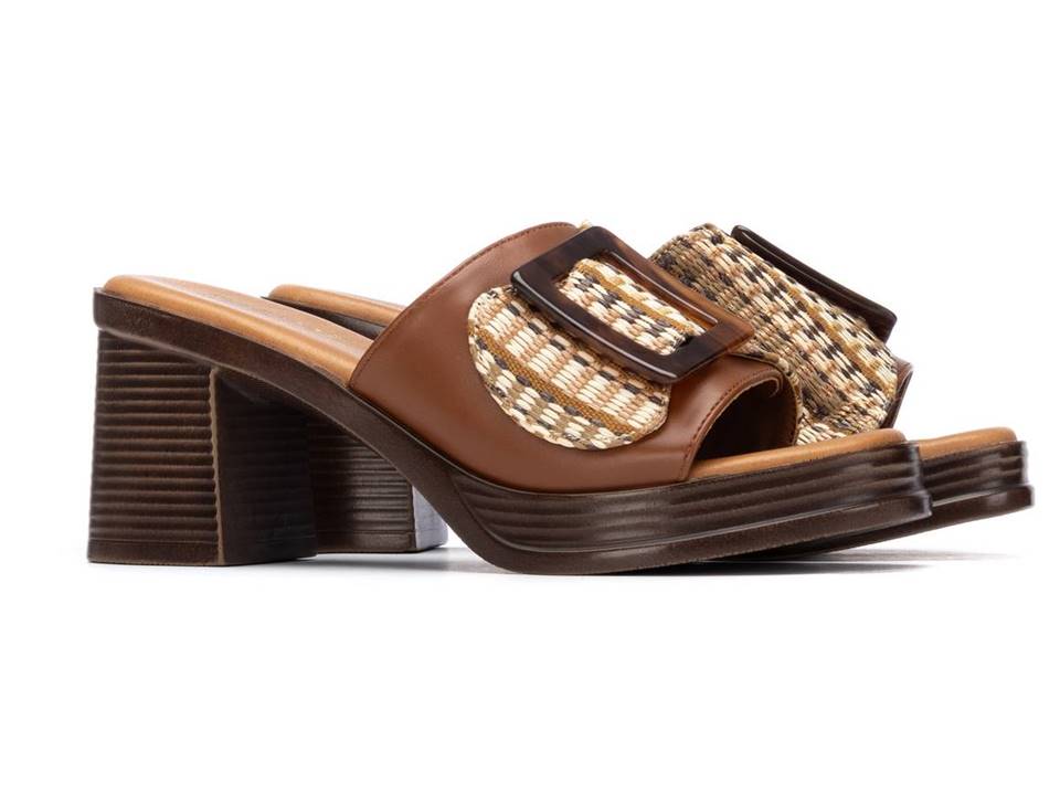 SANDALIA DE TACON COLOR CAMEL MODELO 175028